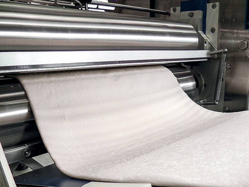 Laminating line (13)