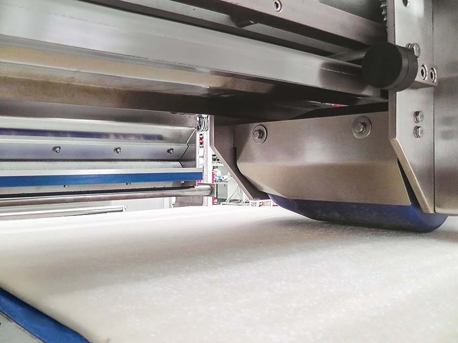 particolare laminazione pasta continuo 8